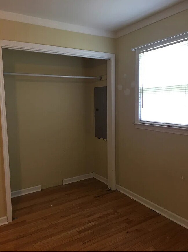 Building Photo - 2 Bedroom 2 Bathroom