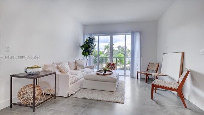 Building Photo - 2010 SW 25th Ter