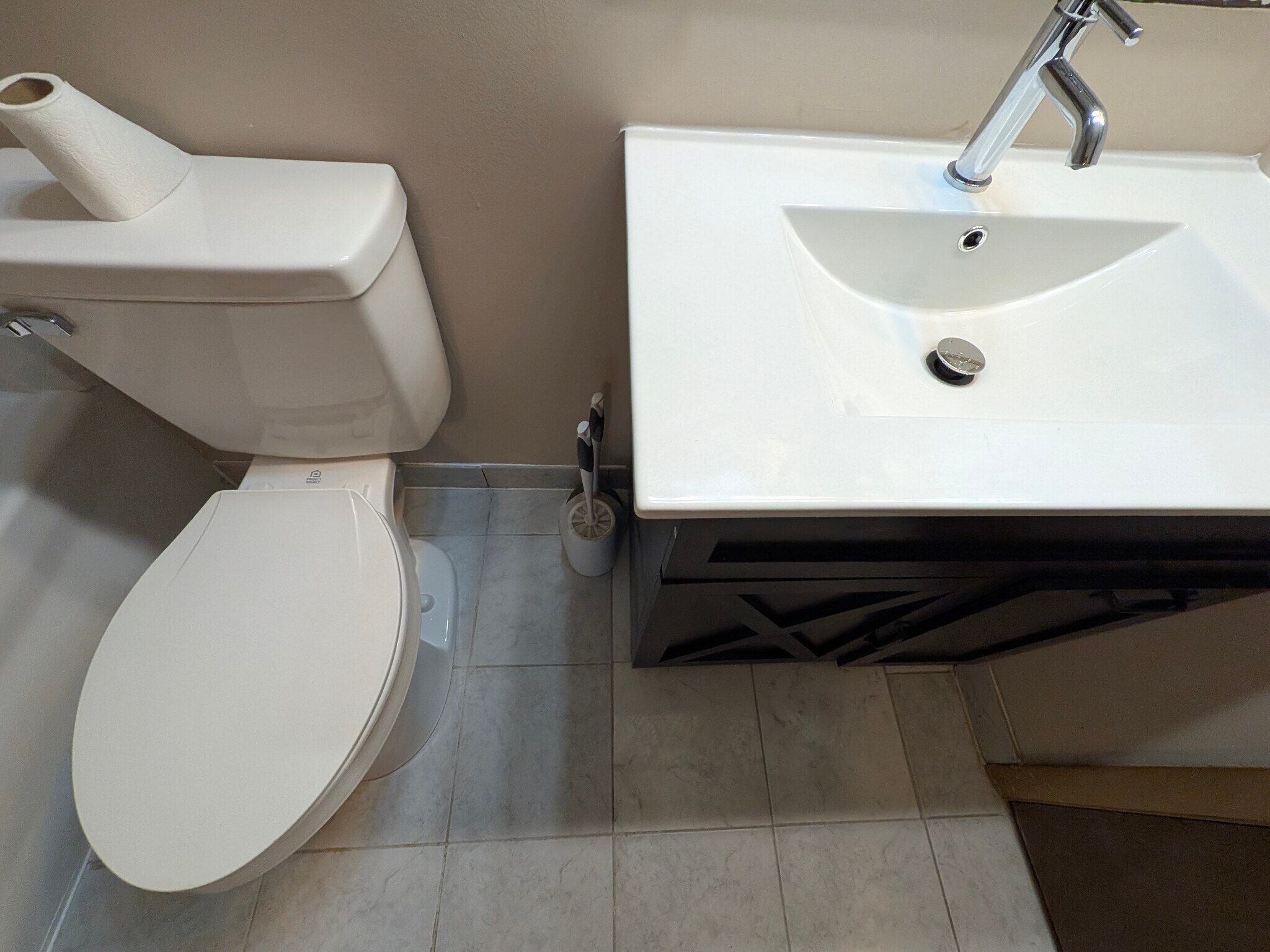 Building Photo - 2163 Hedgerow Rd