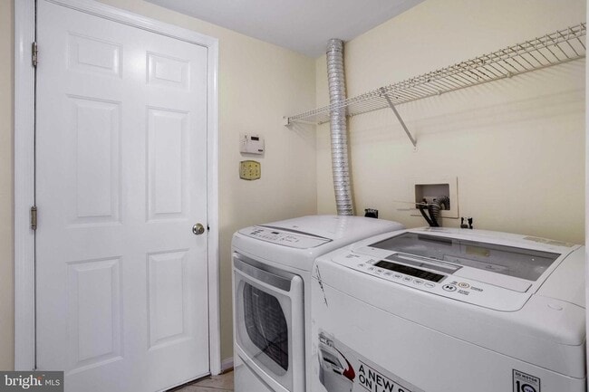 Building Photo - 409 Phelps St