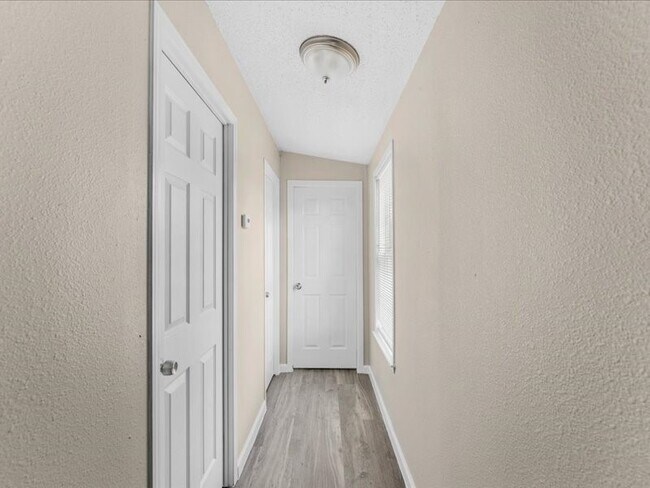 Building Photo - 3911 County Rd 183