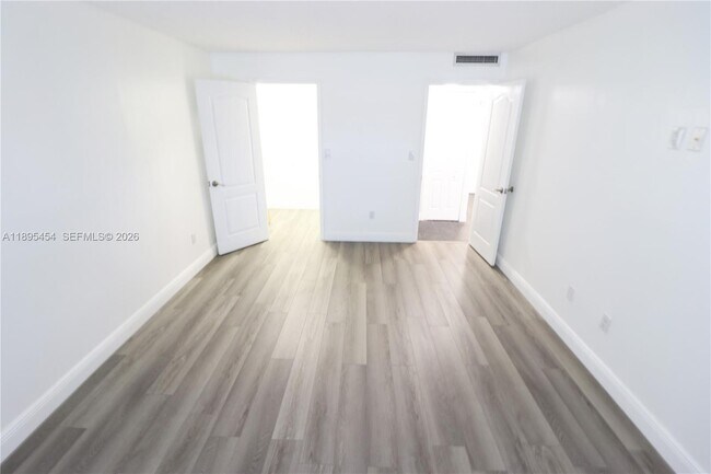 Building Photo - 9301 SW 92nd Ave