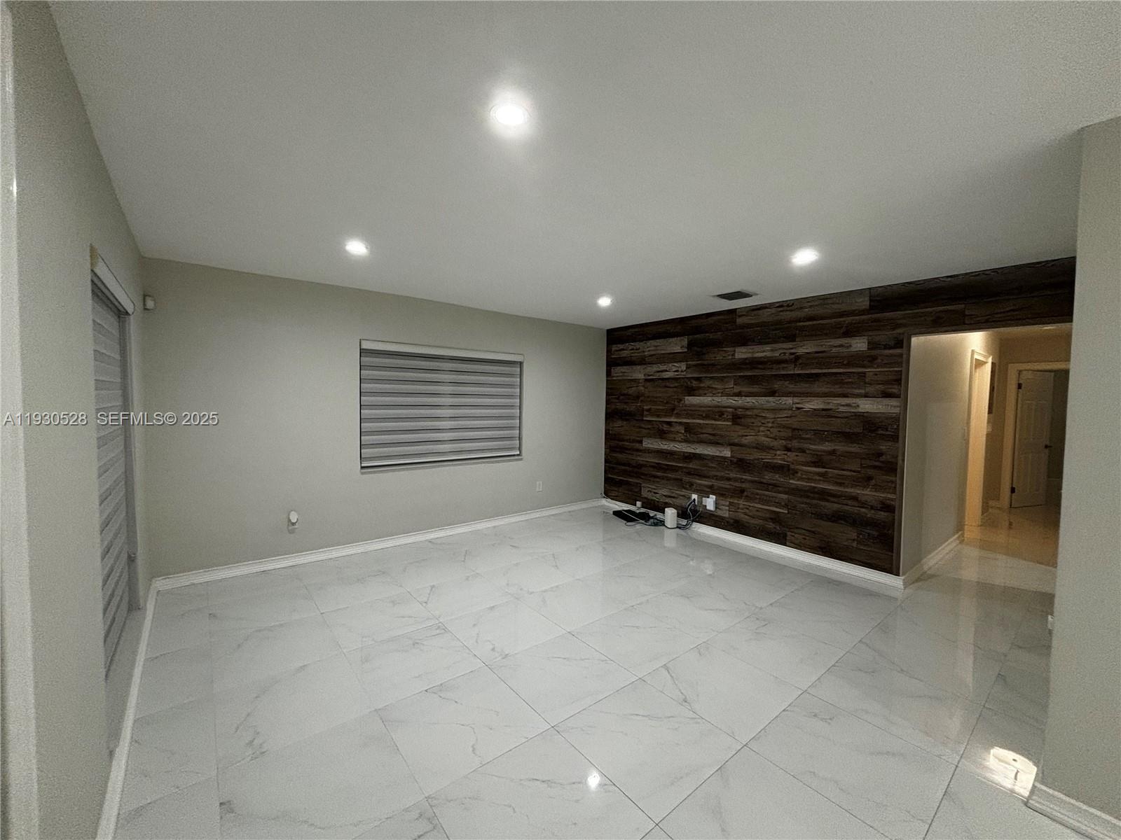 Building Photo - 18632 SW 93rd Ct