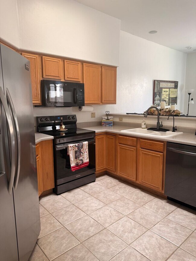 Building Photo - Beautiful 3 Bedroom 2 bath Tucson Home in Prime Eastside Location, Rancho Esperero – Available Now!