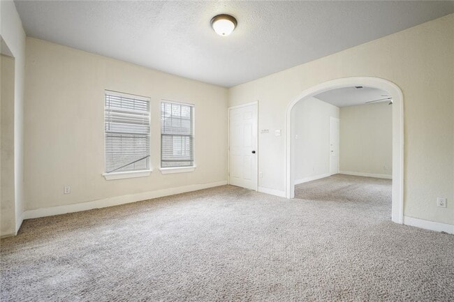 Building Photo - 2704 Truxillo St