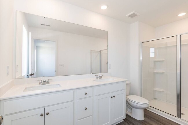 Building Photo - Brand New Townhome!