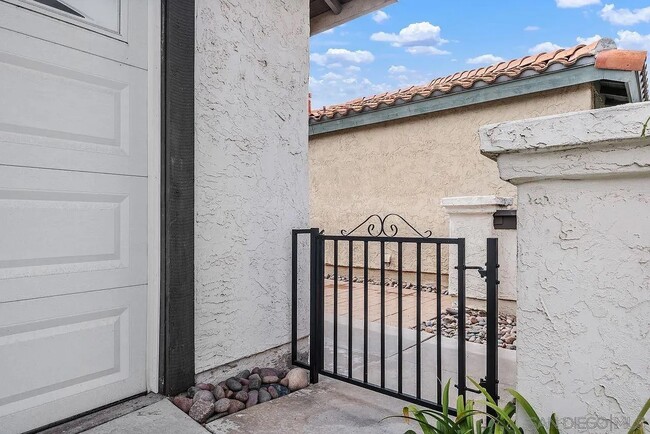 Building Photo - 207 Carissa Dr