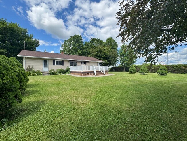 Building Photo - Charming 3 bedroom home for rent.