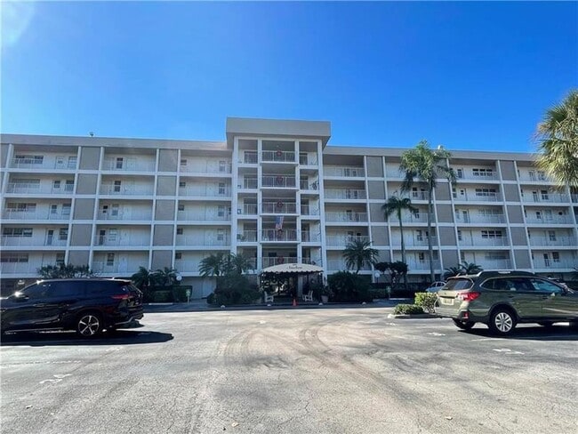 Building Photo - 2691 S Course Dr