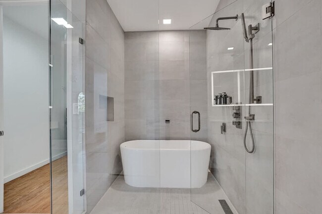 Building Photo - 1220 17th St