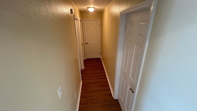 Building Photo - Bright & Spacious 3/2 Home with Huge Yard + Screened Patio — Lawn Care Included!