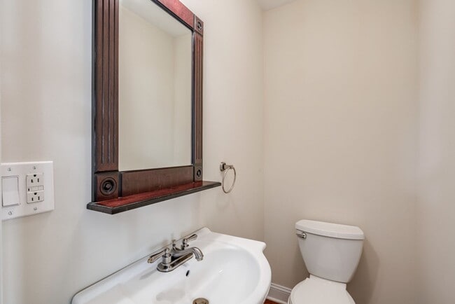 Building Photo - Four Bed Point Breeze Home