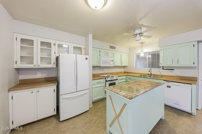 Building Photo - 18422 N 30th Ln