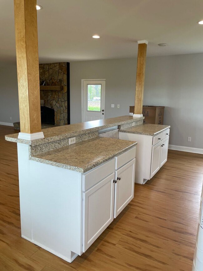 Building Photo - 3 BED, 3 FULL BATH HOME LOCATED IN DENTON!