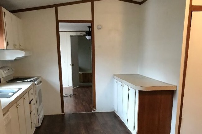 Building Photo - 410 Brown St