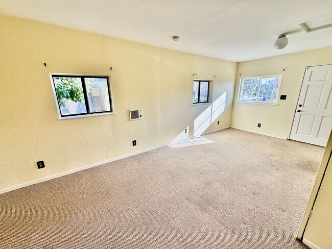 Building Photo - 4367 Nelson Dr