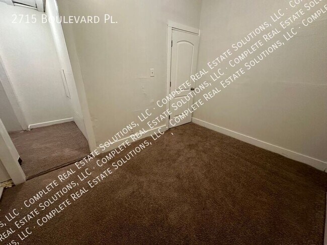 Building Photo - 2715 Boulevard Pl