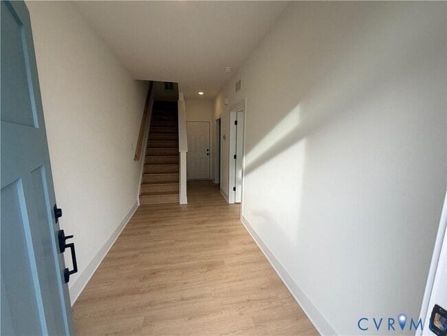 Building Photo - 15375 Sunray Aly