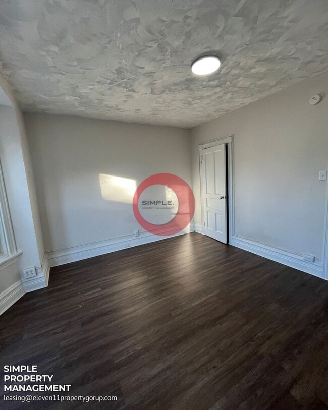 Building Photo - 355 N 2nd St