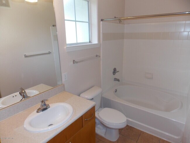 Building Photo - 1001 Monument Rd