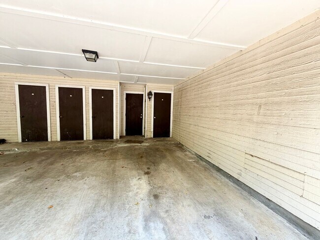 Building Photo - 3825 Kimberly Dr