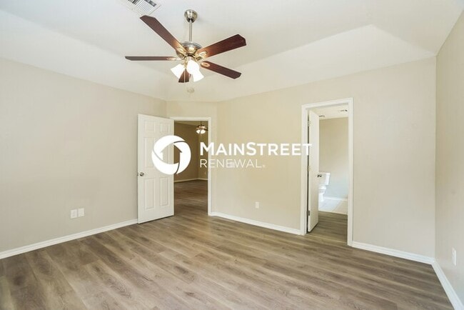 Building Photo - 3 Bedroom Pet-Friendly Home in NORMAN, OK with Main Street Renewal