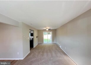 Building Photo - 574 Loch Lomond Dr