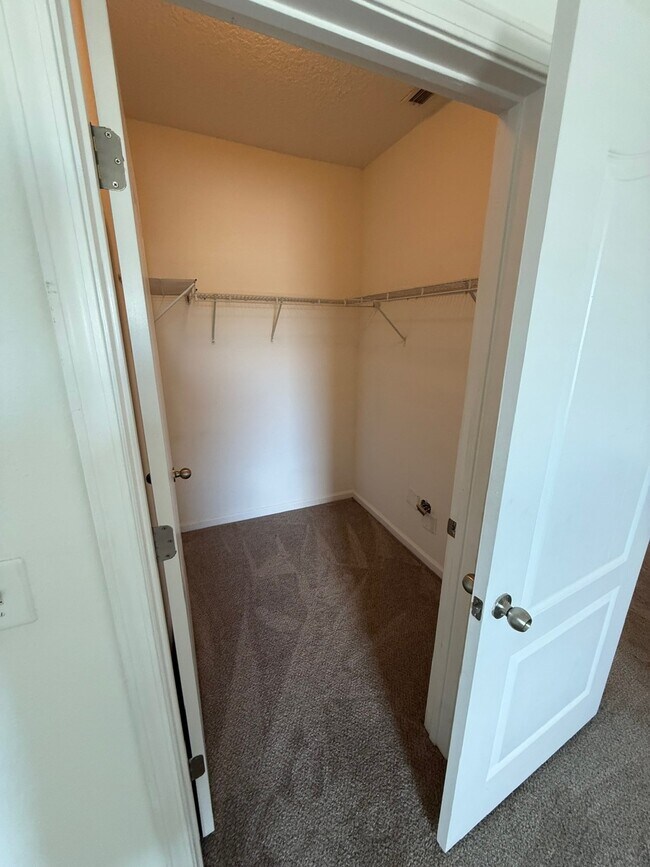 Building Photo - 4908 Key Lime Dr