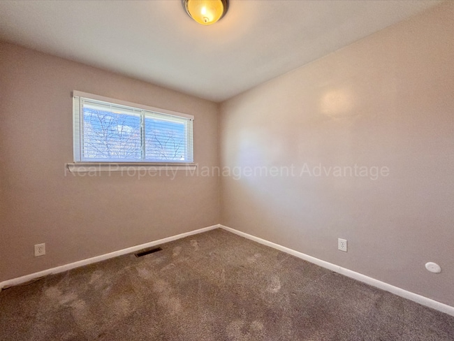 Building Photo - Updated and Beautifully Maintained 3-Bedroom Ranch Minutes from Downtown Berkley!