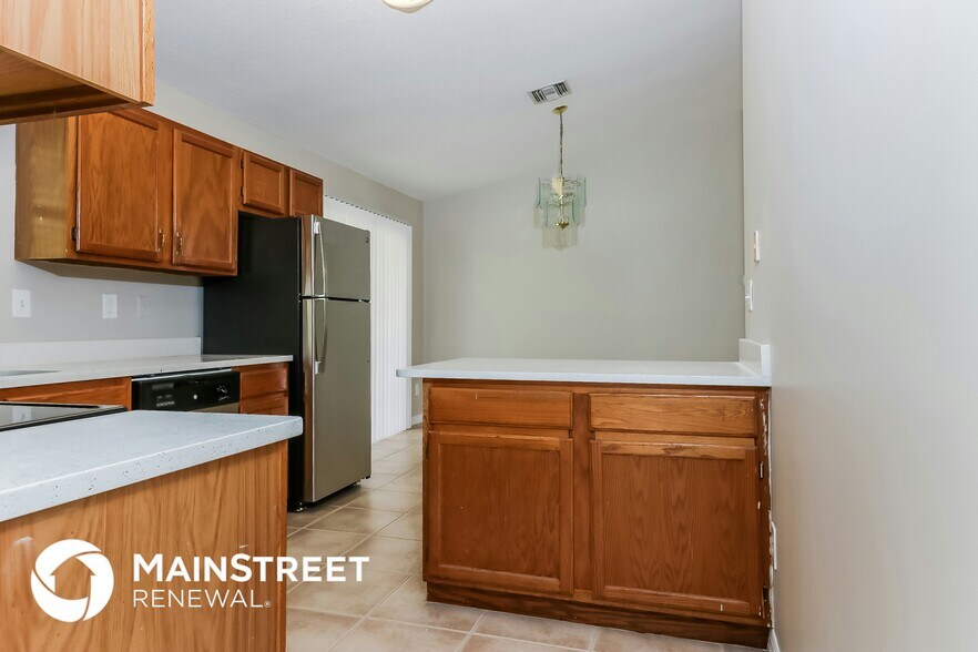 Building Photo - 1155 31st Ave SW