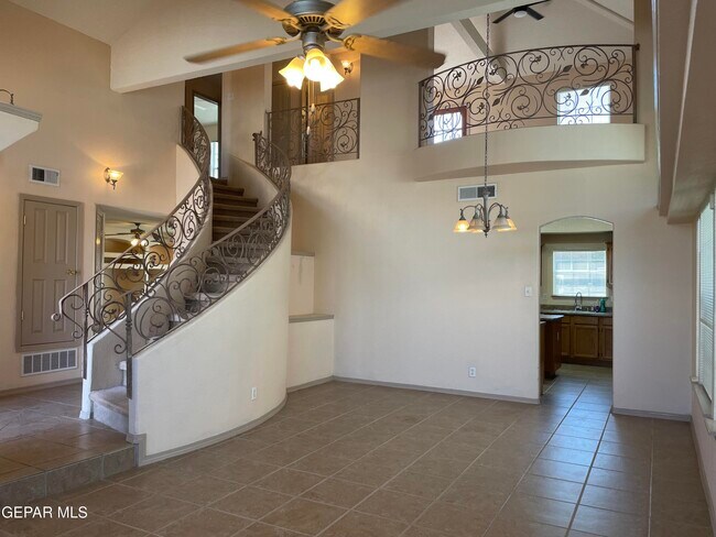 Building Photo - 12828 Tierra Ayala Dr