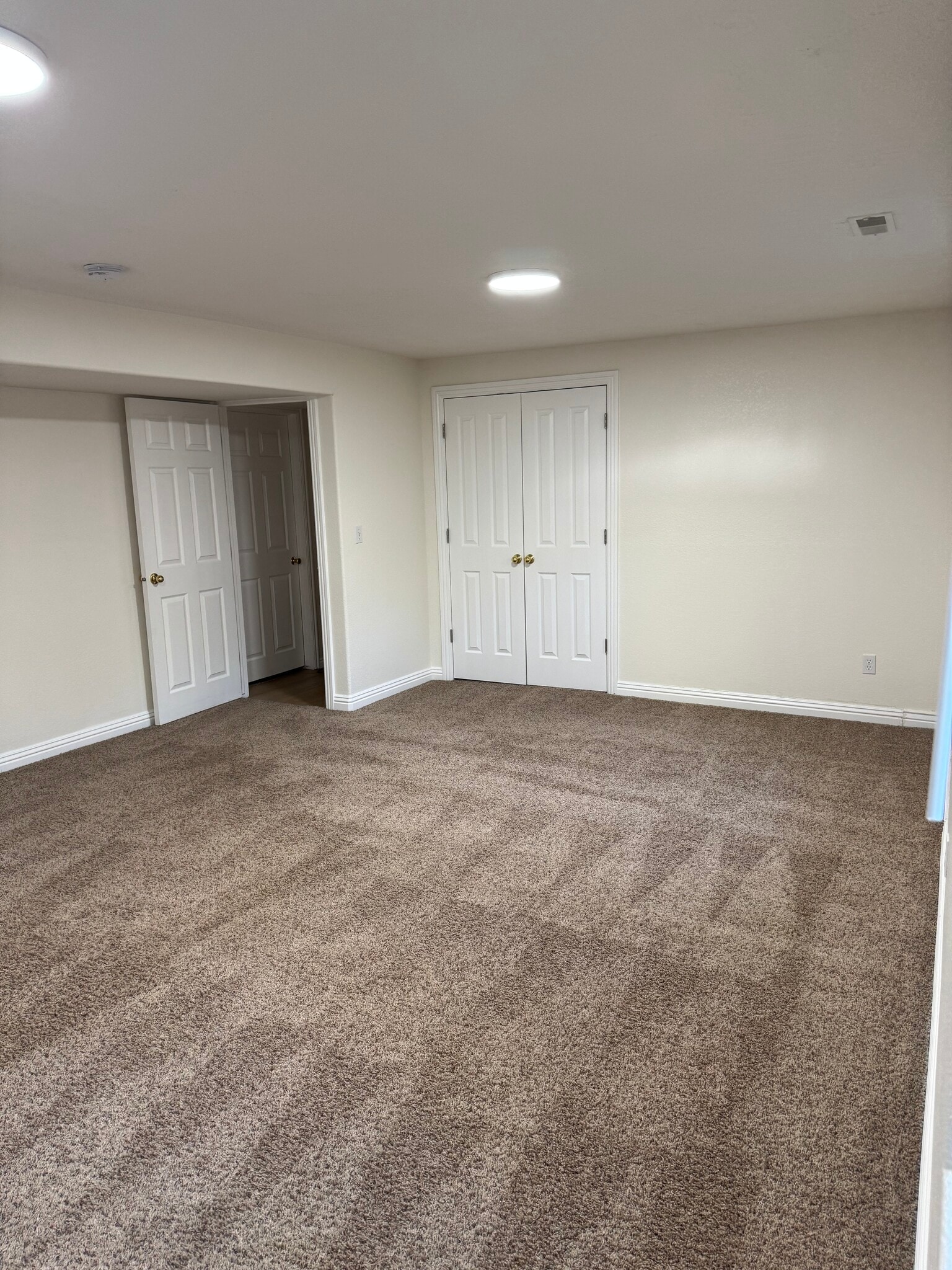 Building Photo - 1117 E 200 S