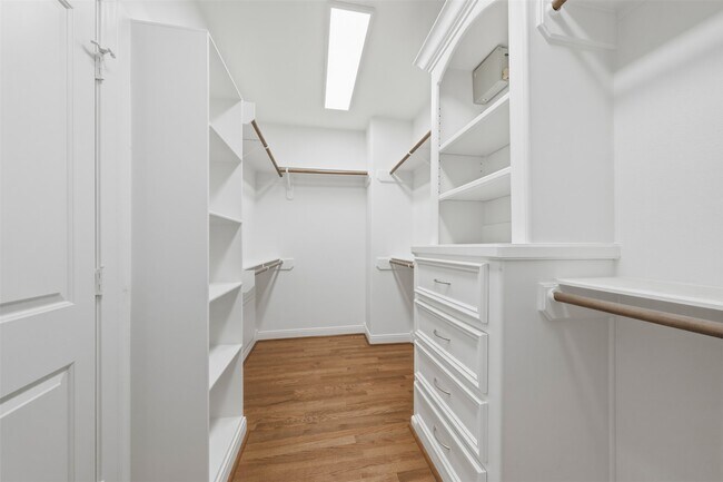 Building Photo - 6130 Hamman St