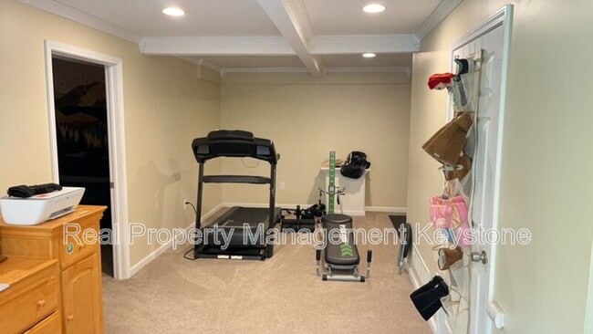 Building Photo - 241 Long Ridge Dr