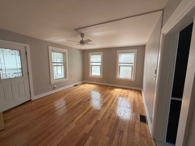 Building Photo - 609 1st St