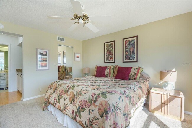 Building Photo - 6080 Bahia Del Mar Cir N