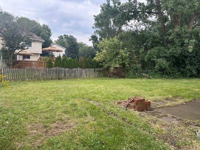 Building Photo - 6819 Prairieview Ave