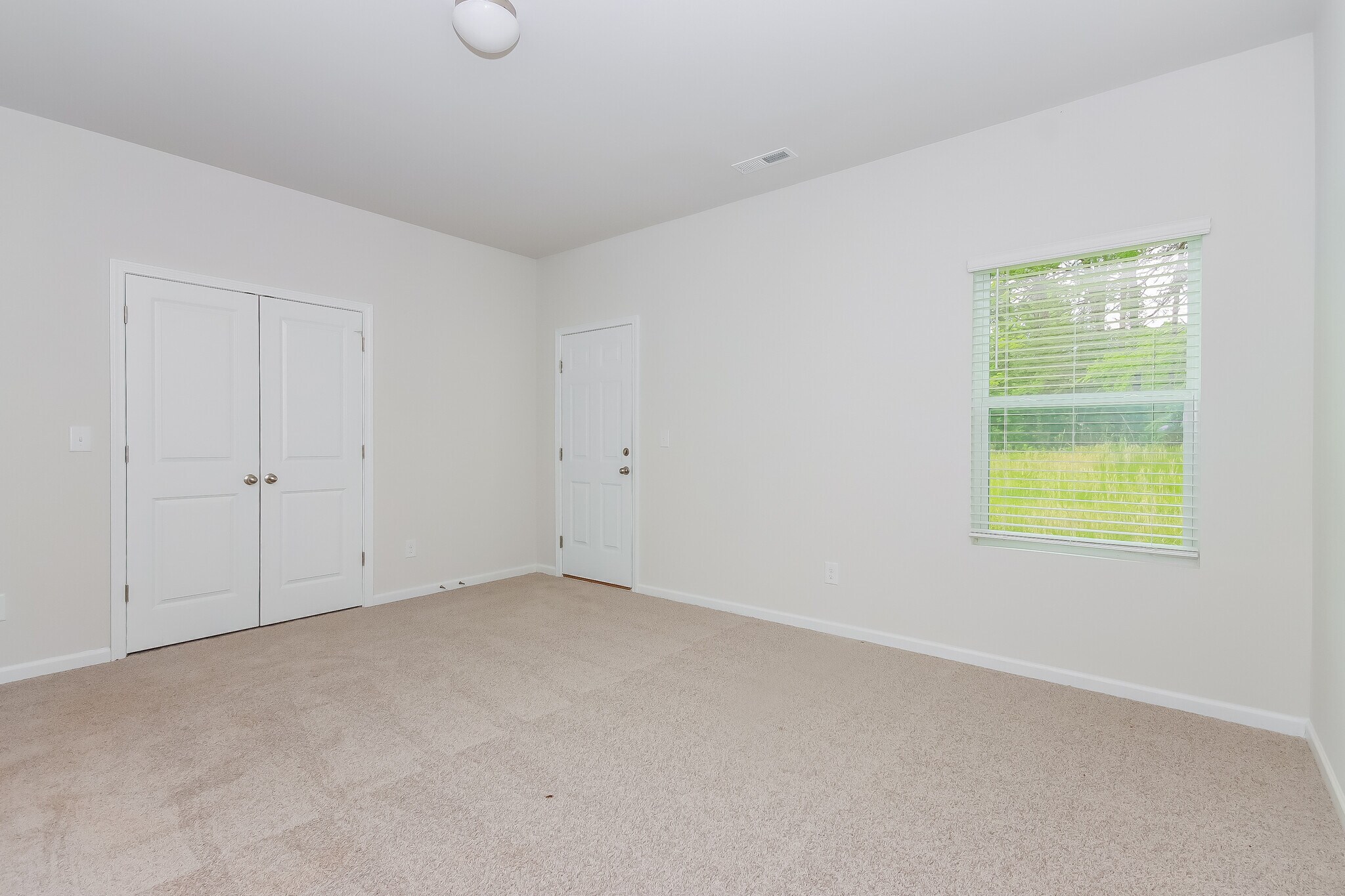 Building Photo - 196 Sharon School Rd