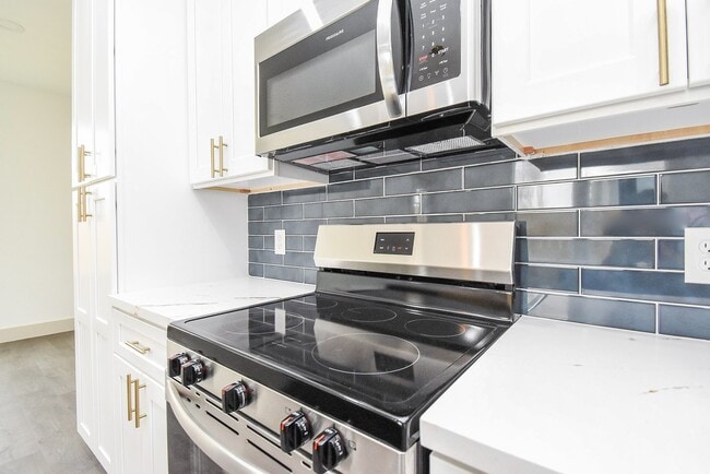 Building Photo - 7973 Joy St