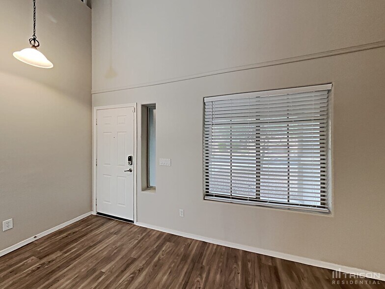 Building Photo - 85 W Sun Ray Dr