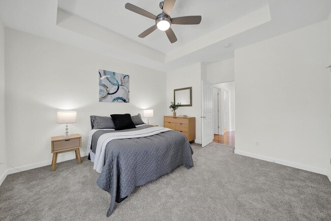 Building Photo - Lovely Two Bed Two Bath Townhome in Ballan...
