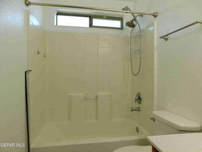 Building Photo - 14024 Tierra Halcon Dr