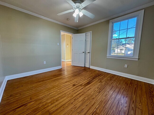 Building Photo - 1822 Homer St