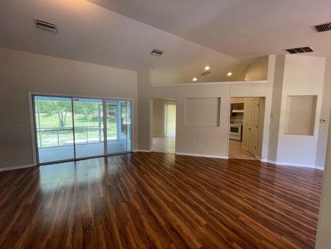 Building Photo - 3 Bedroom 2 bath 2 Car Garage situated on a large Corner Lot in SW Ocala