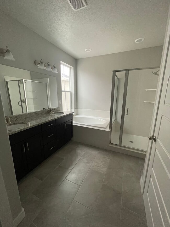 Building Photo - Beautiful house waiting JUST FOR YOU!!!!