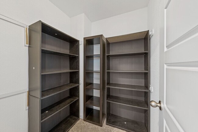 Building Photo - 9683 Shorebird Ln