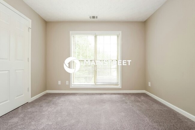 Building Photo - 4 Bedroom Pet-Friendly Home in Ellenwood, ...