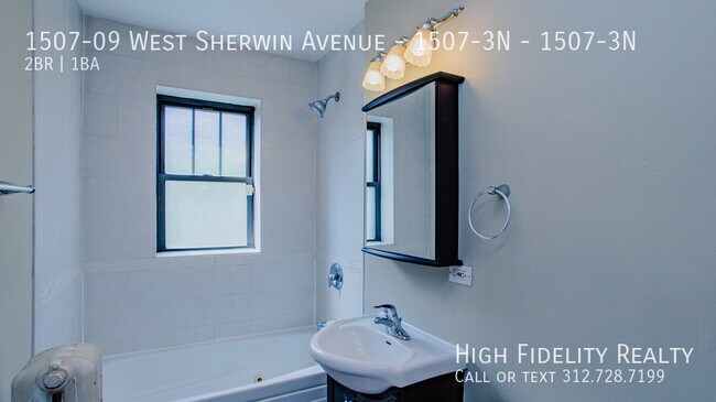 Building Photo - 1507 W Sherwin Ave