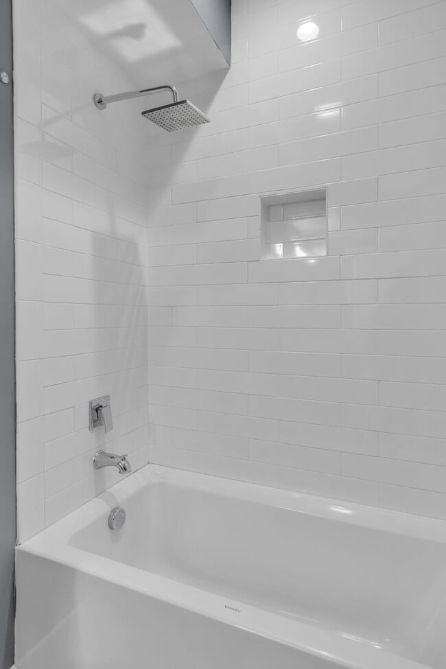 Building Photo - 418 37th Ave N