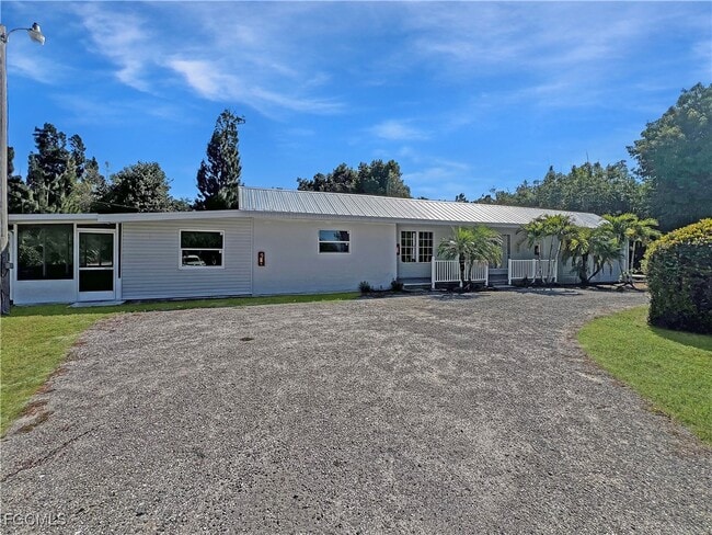 Building Photo - 15206 Stringfellow Rd